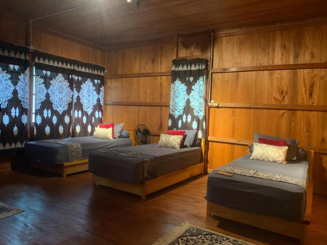 Rumah Nalu Surf Camp Krui Экстерьер фото